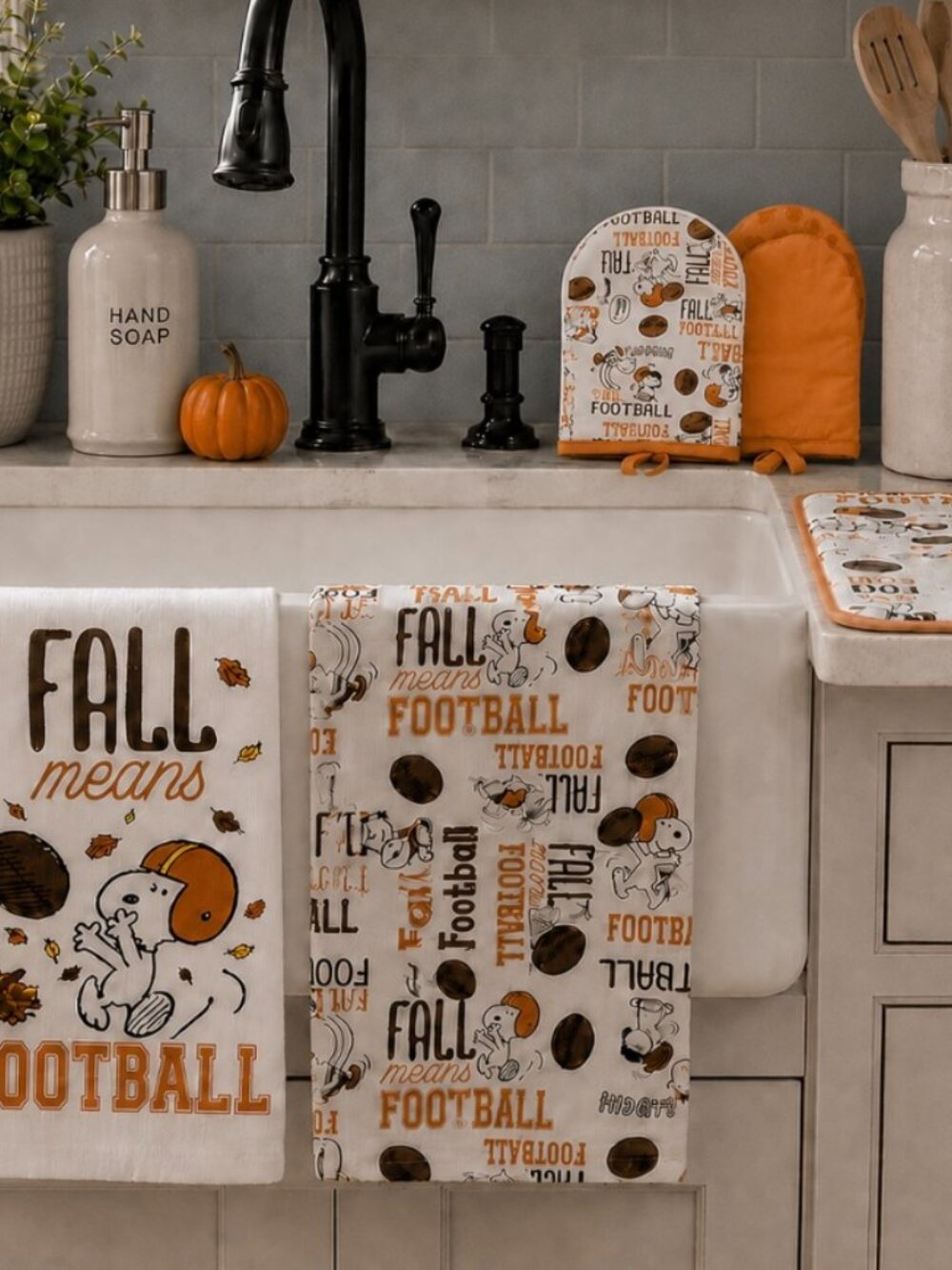 NWT - Peanuts Snoopy Fall Football Kitchen Towels, Drying Mats and Mini Mitts